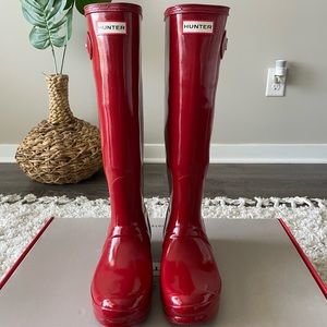 Excellent condition Tall Military Red Hunter Boots size 8